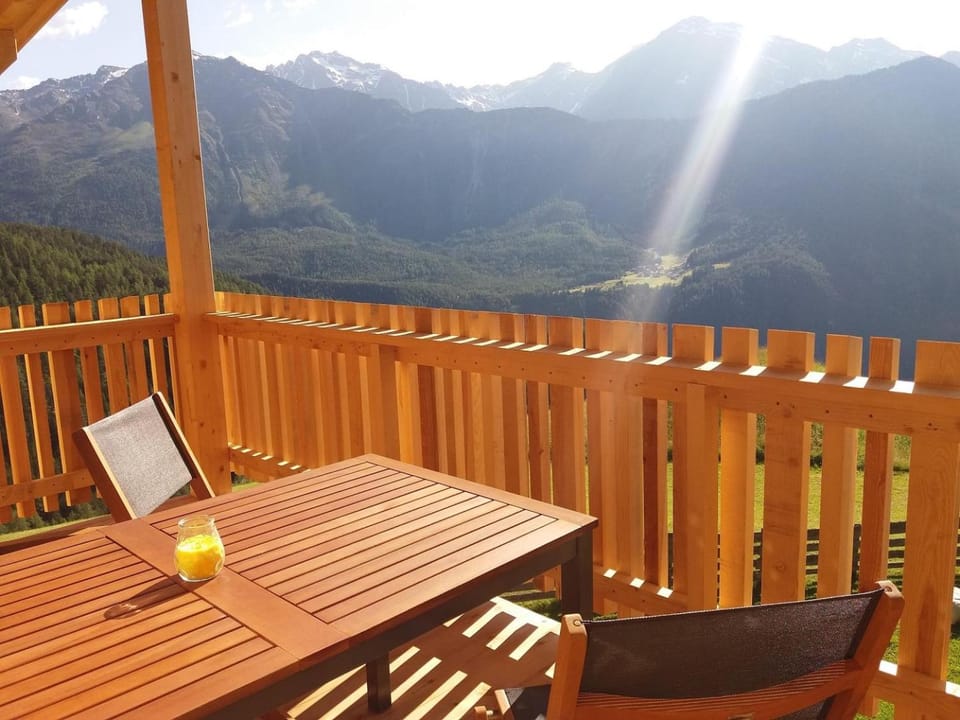 Balcony/Terrace, Mountain view