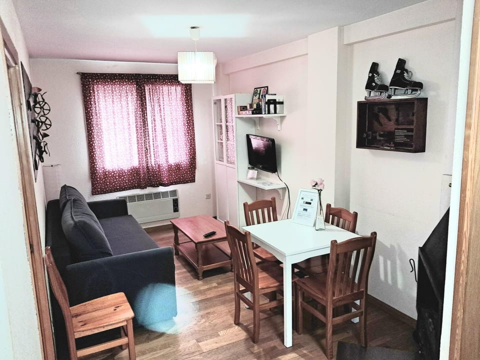 TV and multimedia, Living room, Dining area