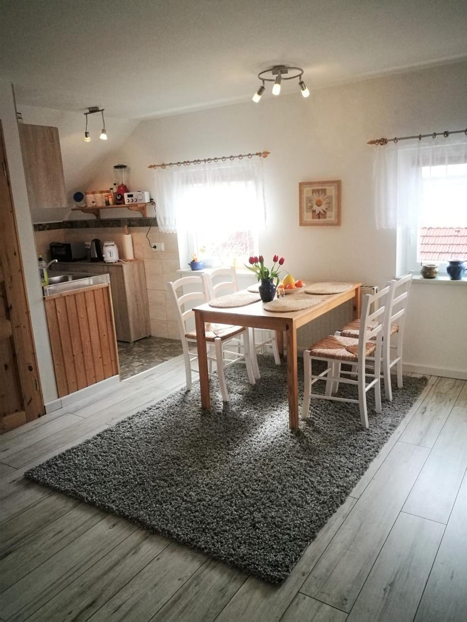 Coffee/tea facilities, Kitchen or kitchenette, Dining area