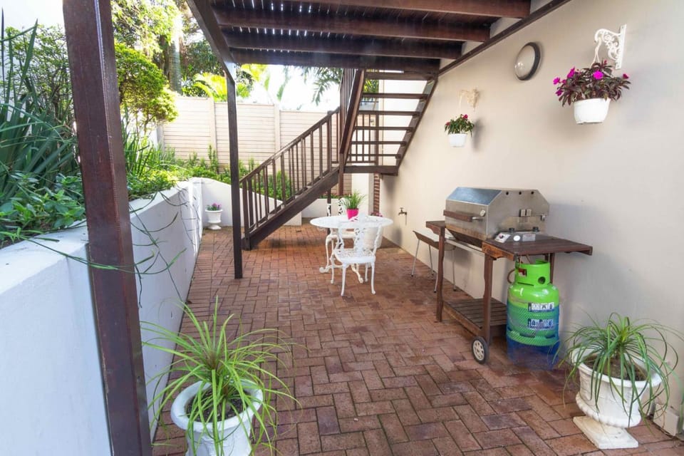 Property building, Facade/entrance, BBQ facilities