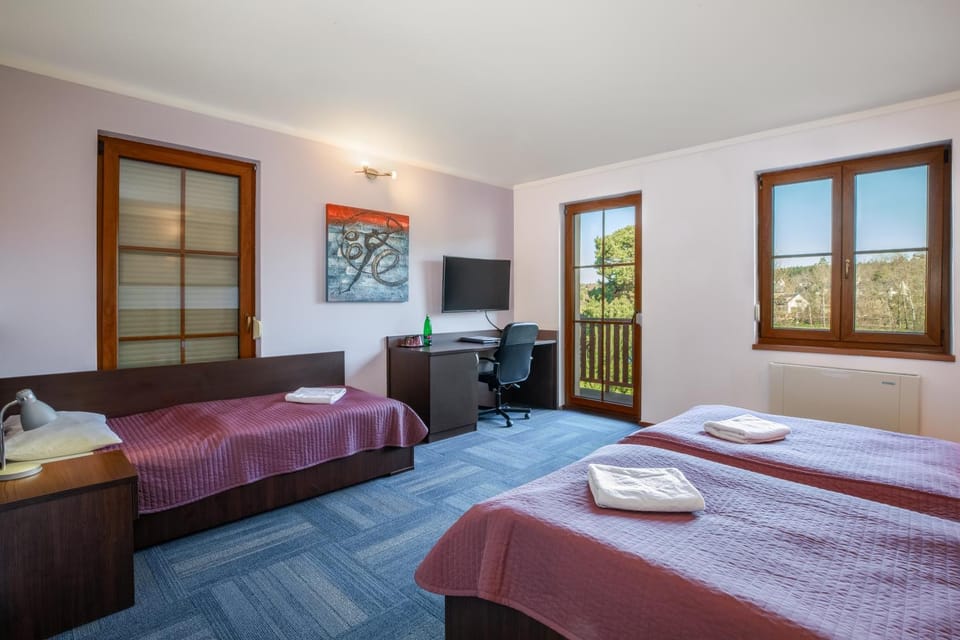TV and multimedia, Photo of the whole room, Bedroom, towels