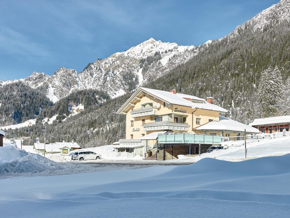 Property building, Winter