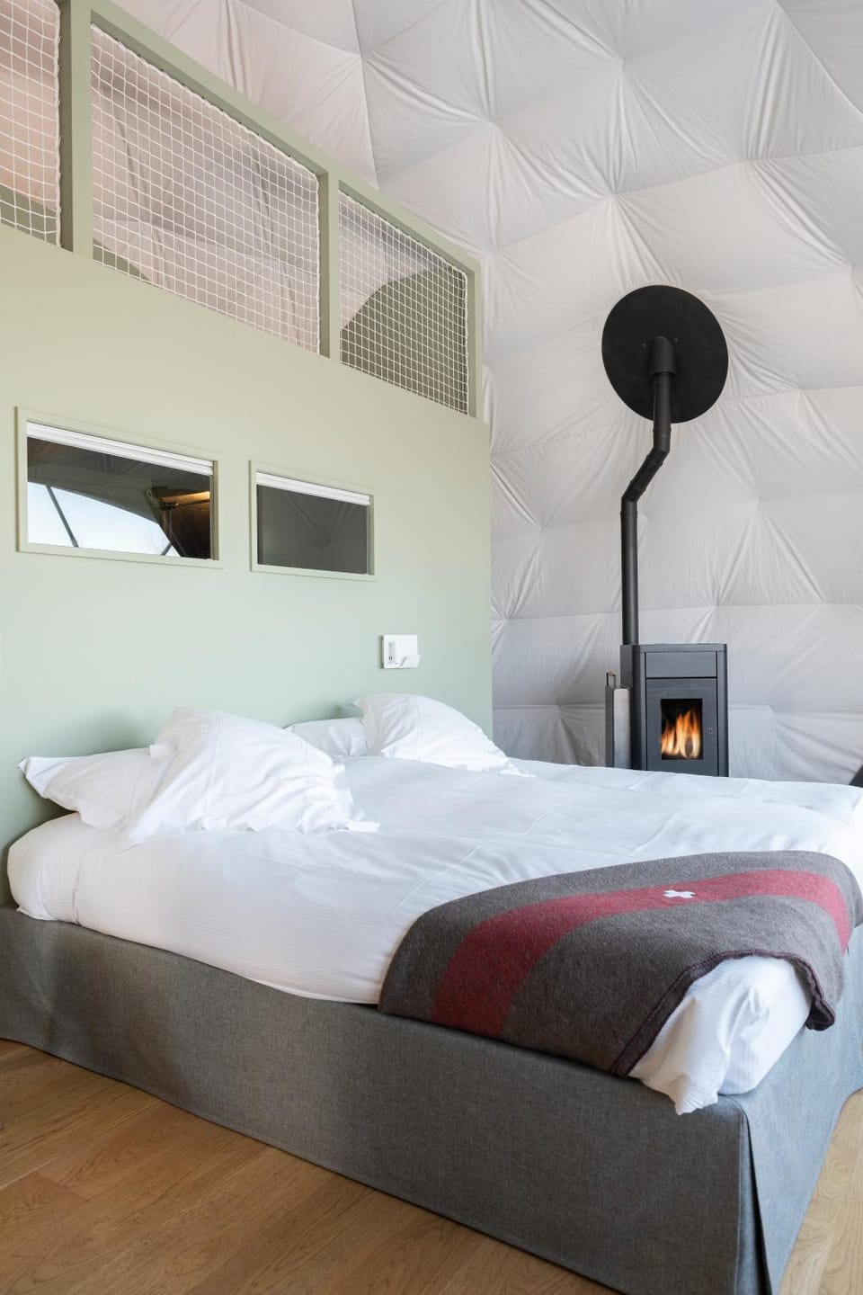 Bed, Bedroom, flat iron