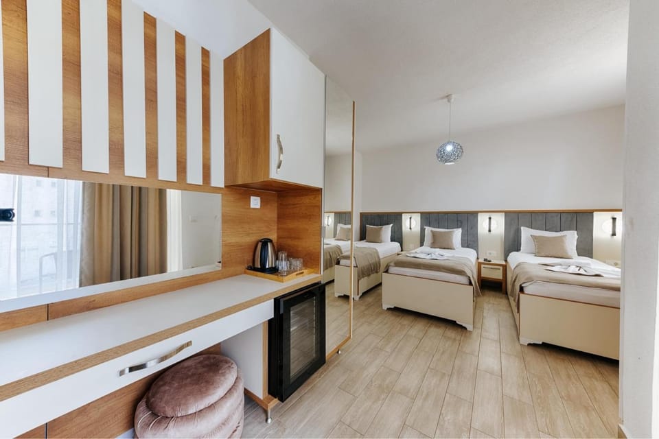 Bed, TV and multimedia, Kitchen or kitchenette, Photo of the whole room, minibar, towels