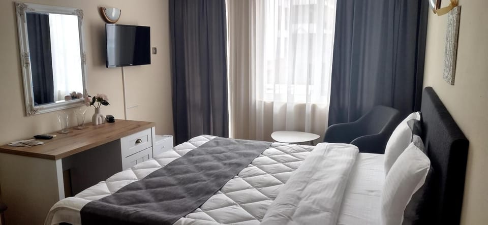 Bed, Summer