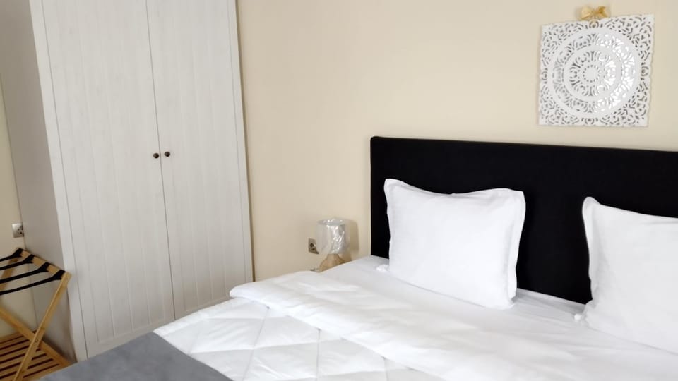Bed, Bedroom, wardrobe