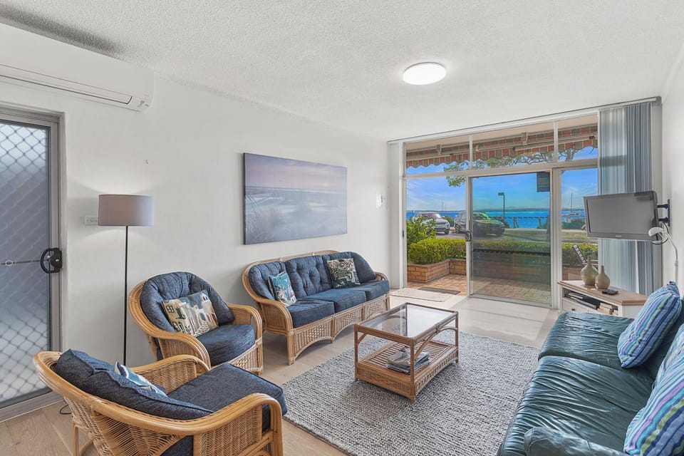 Bella Vista Unit 22 19 Shoal Bay Road Apartment in Shoal Bay