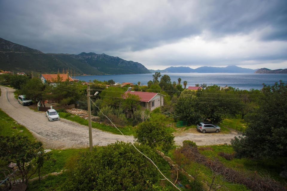 Nearby landmark, Spring, Day, Neighbourhood, Natural landscape, Bird's eye view, Lake view, Mountain view, River view, Sea view, Parking