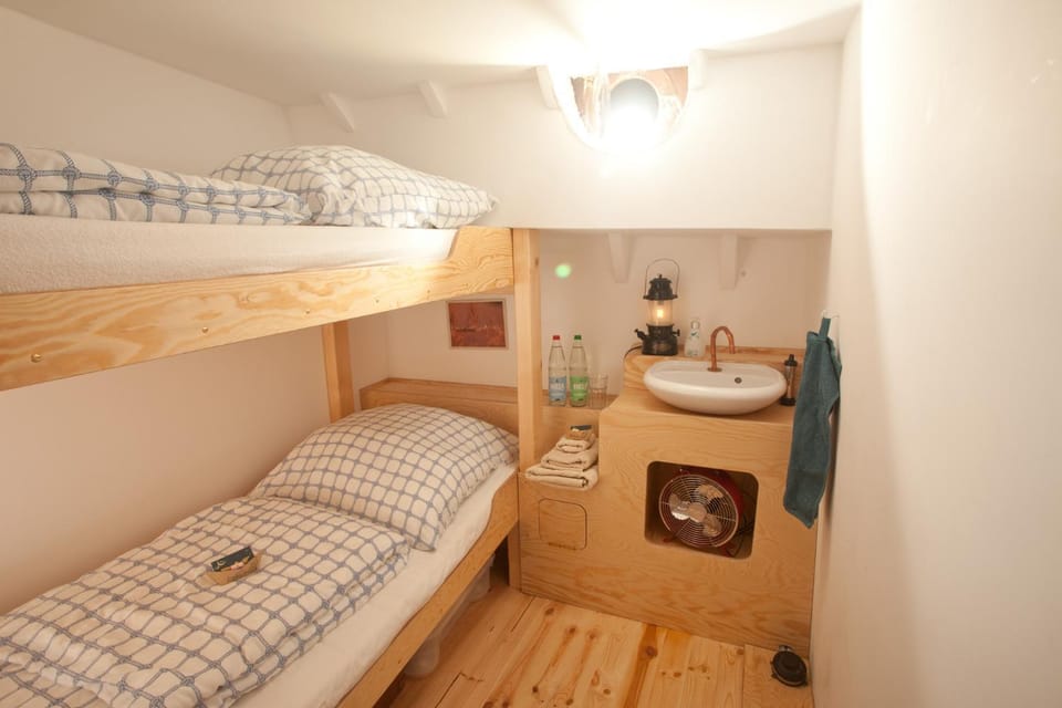 bunk bed