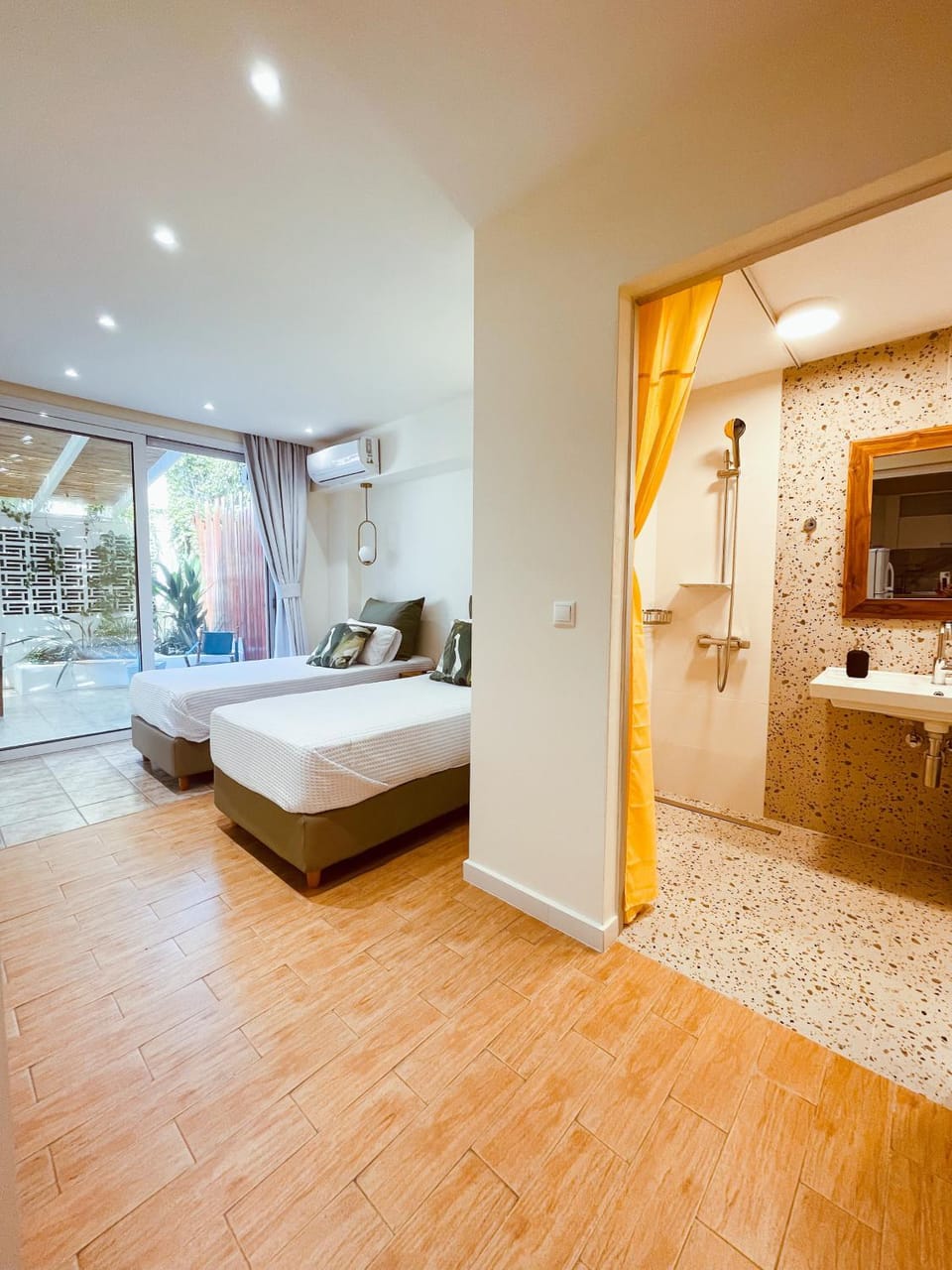 Bed, Facility for disabled guests