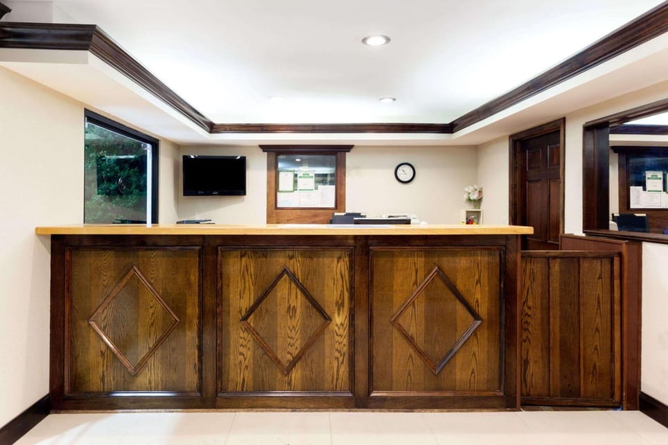 Lobby or reception, On site