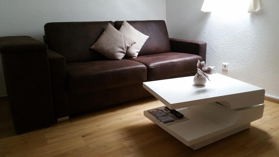 Bed, Living room