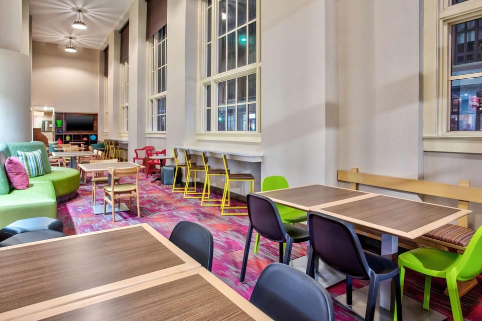 Communal lounge/ TV room, Lobby or reception