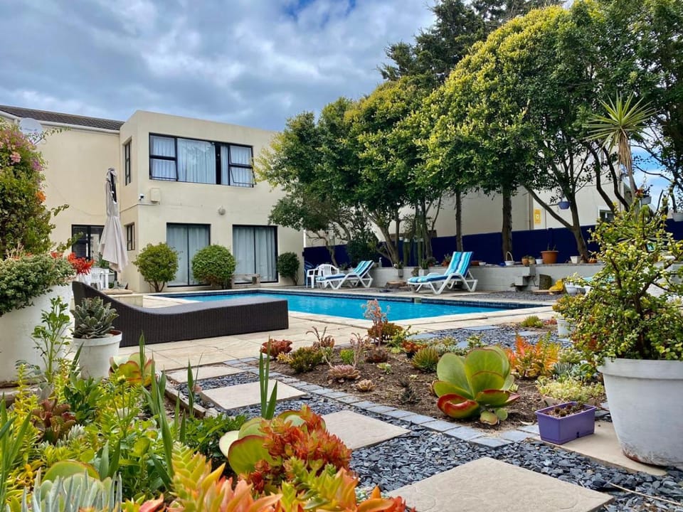 Garden, Pool view