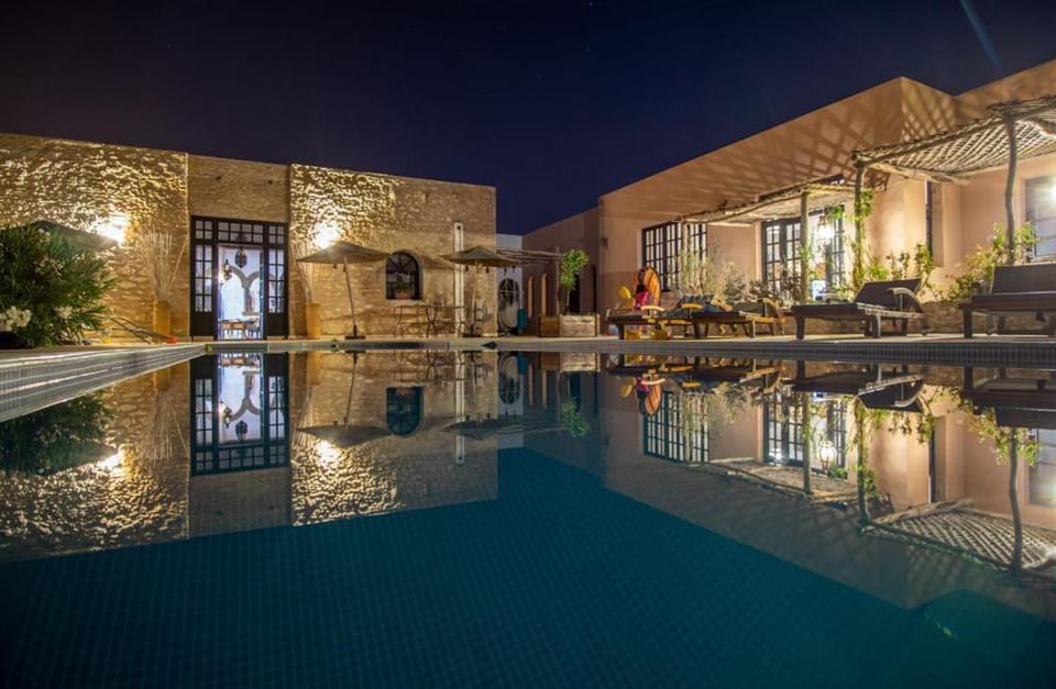 Property building, Swimming pool