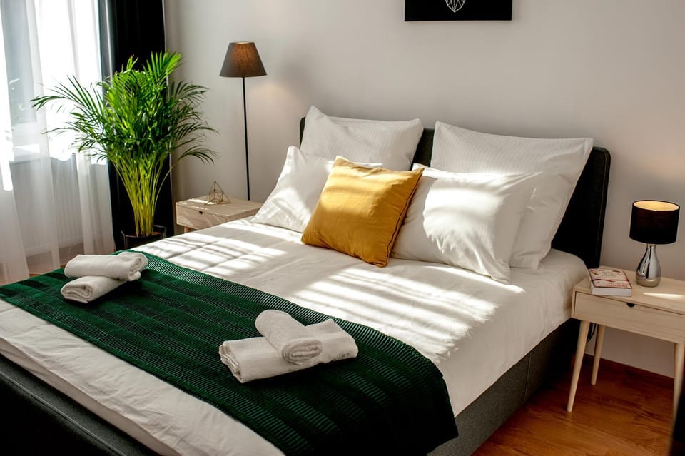 Bed, Decorative detail, Bedroom, Family, Family, Inner courtyard view