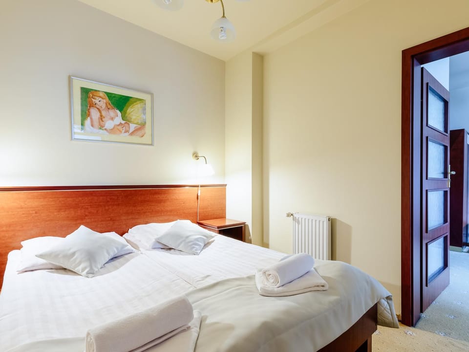 Bed, Other, Photo of the whole room, Decorative detail, Bedroom, On site, Area and facilities