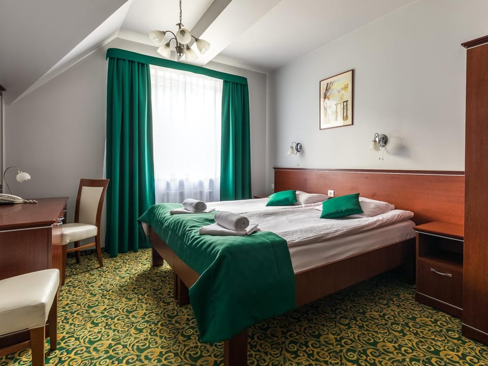 Bed, View (from property/room), Other, Photo of the whole room, Decorative detail, Bedroom, On site