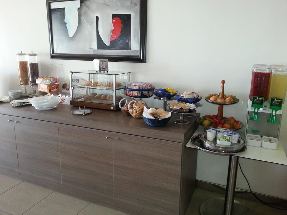 Buffet breakfast, Italian breakfast