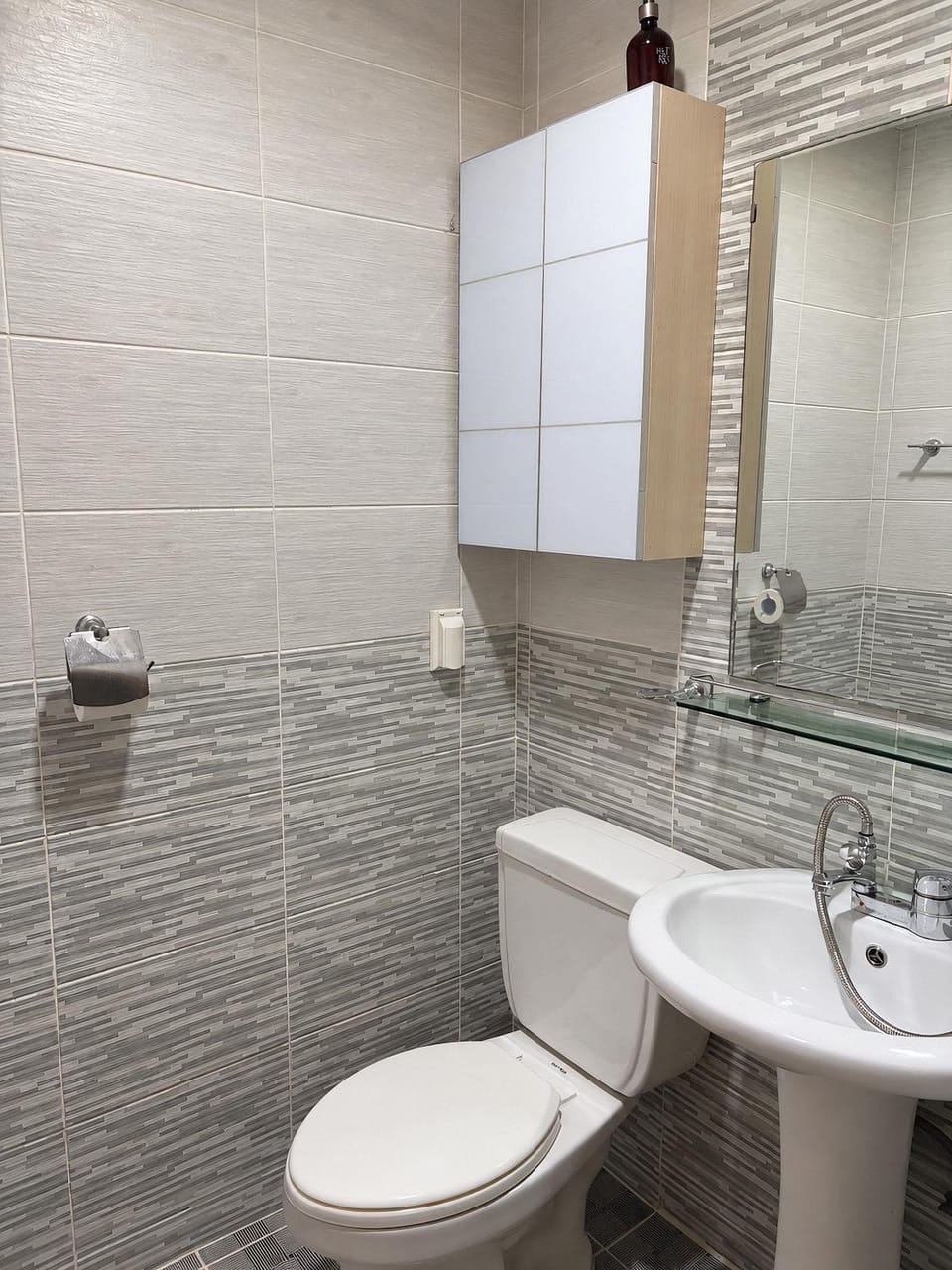 Photo of the whole room, Decorative detail, Area and facilities