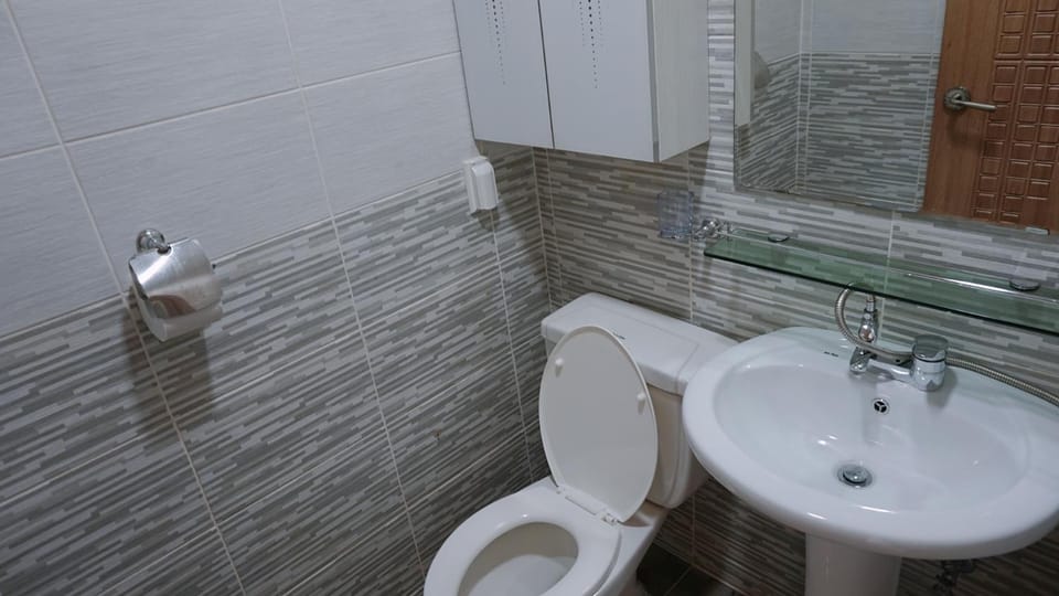 Toilet, Bathroom
