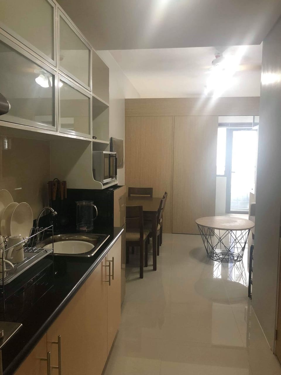 Kitchen or kitchenette, Dining area, minibar, stove