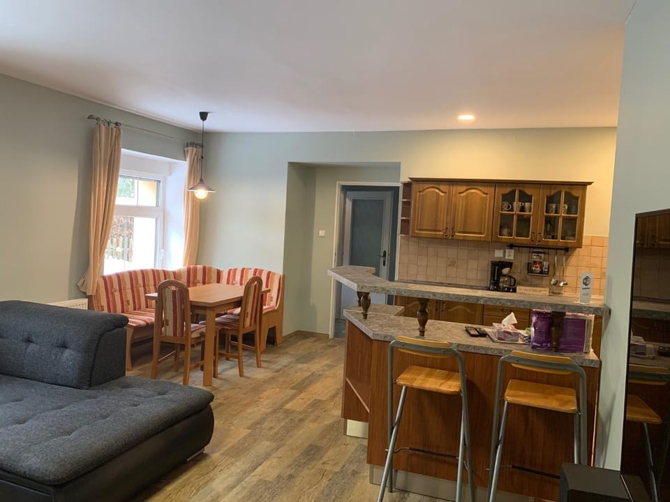 Kitchen or kitchenette, Seating area, Dining area