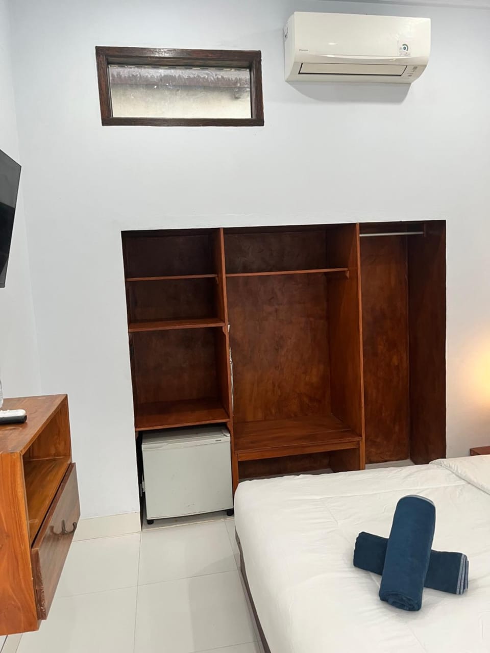 JS Guest House Bed and Breakfast in Kuta