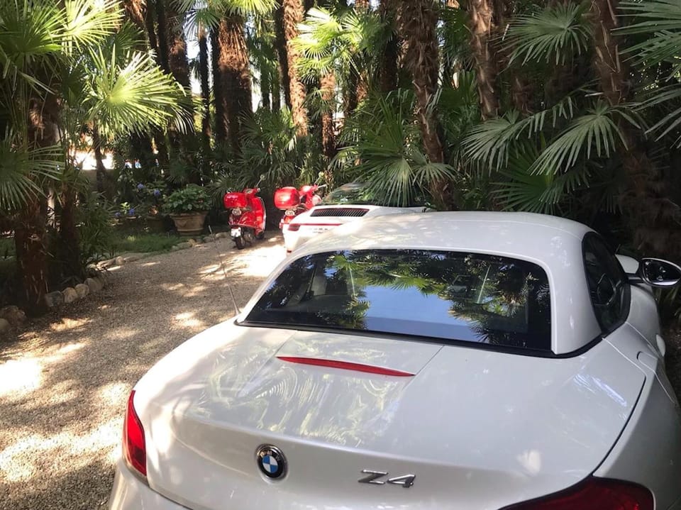 Garden, Parking