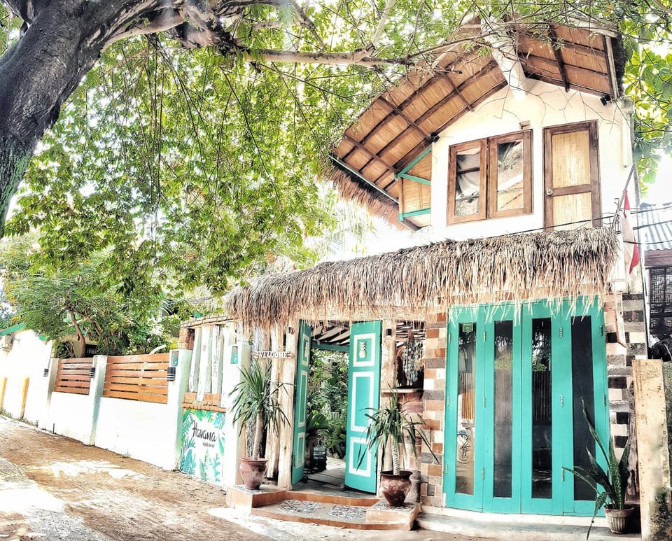 Facade/entrance, Street view