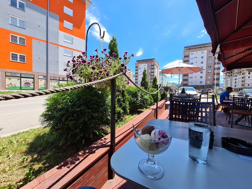 Restaurant/places to eat, View (from property/room), Food and drinks, Food