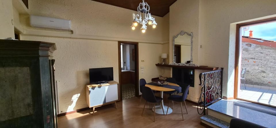 Living room, Dining area, air conditioner