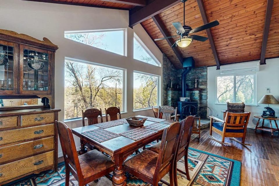 Pine Mountain Magic House in Groveland