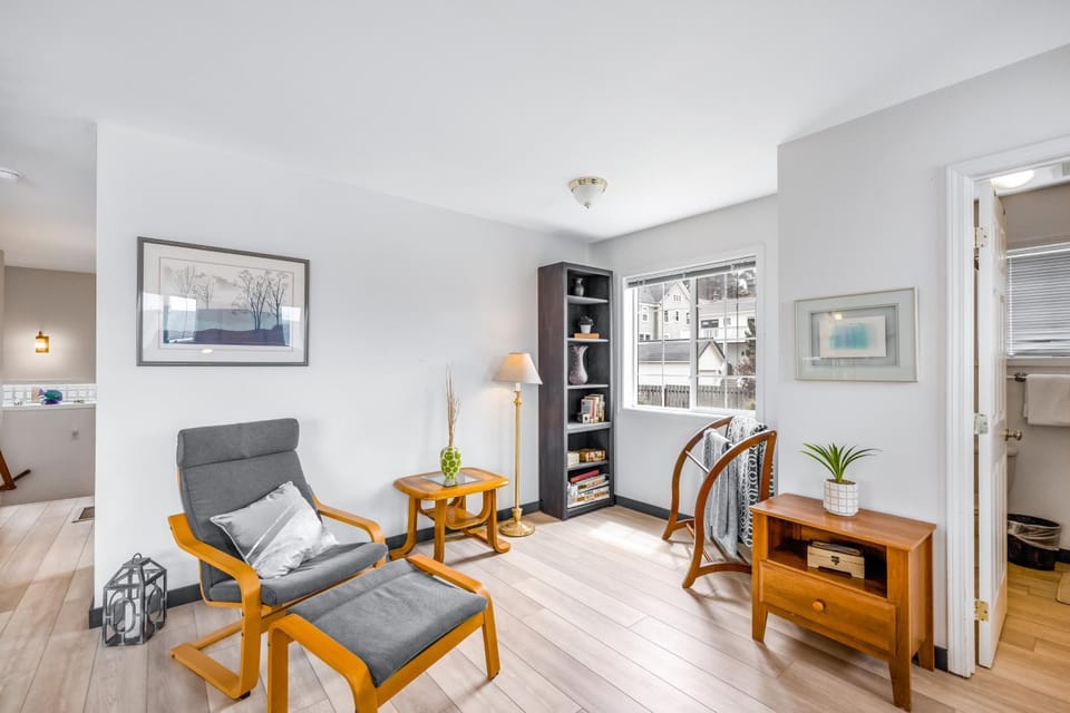 R&R at Road's End House in Roads End