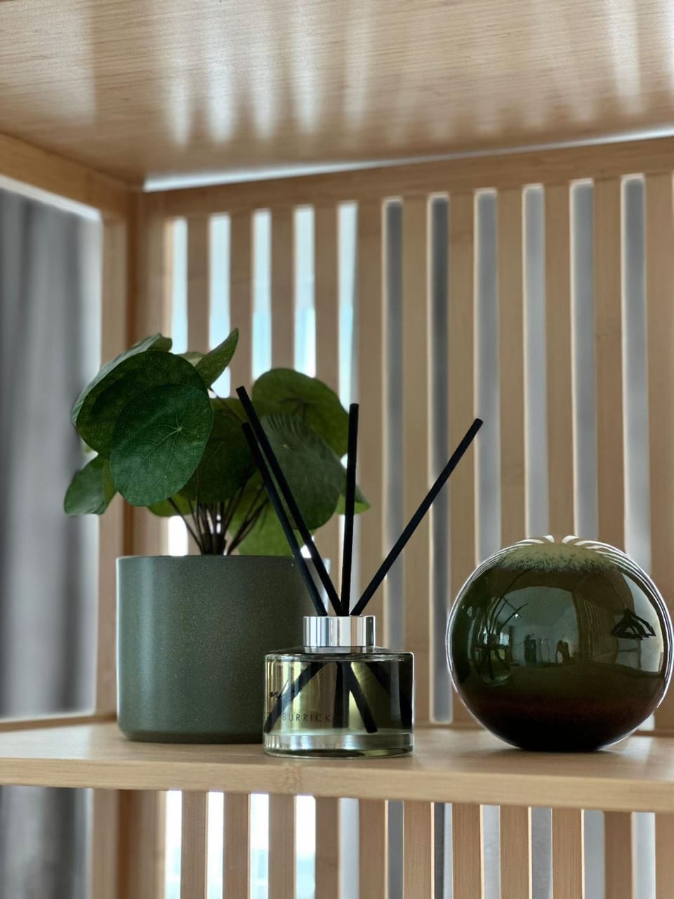 Living room, Decorative detail, Seating area, Dining area, Bedroom