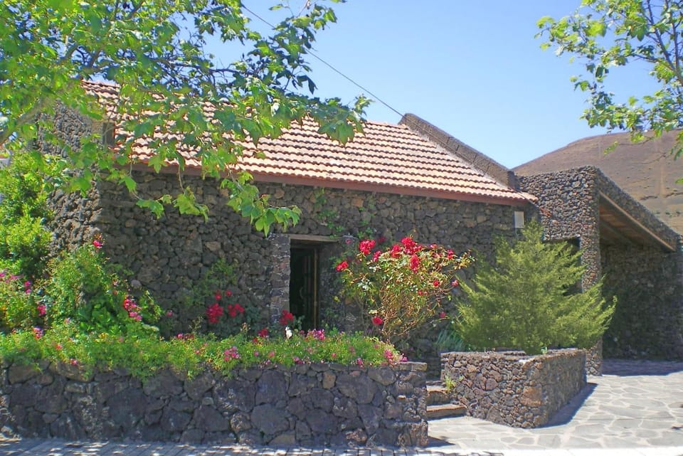 Property building, Facade/entrance, Natural landscape, Fishing, Garden, Snorkeling, Hiking, Cycling, Diving, Garden view, Quiet street view, Parking