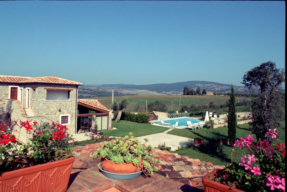 Decorative detail, Pool view