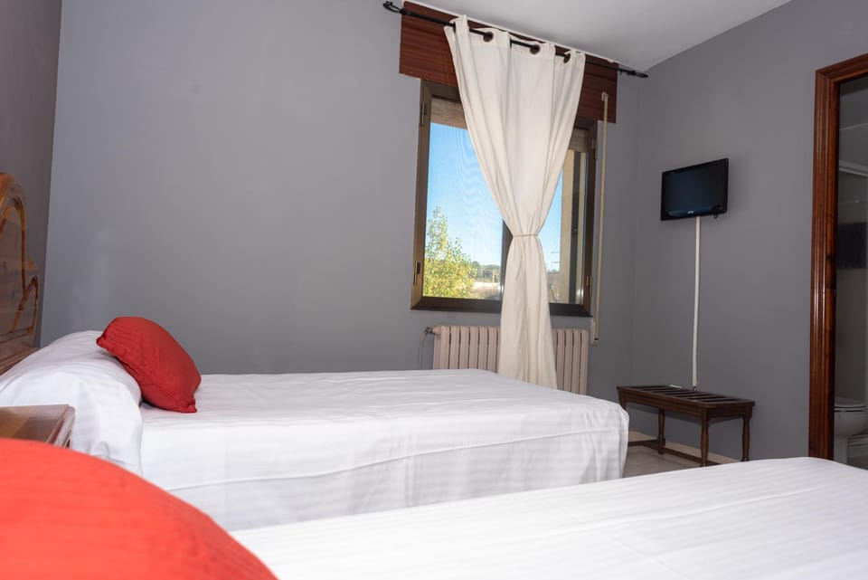Hostal Venta de Valcorba Bed and Breakfast in Castile and León