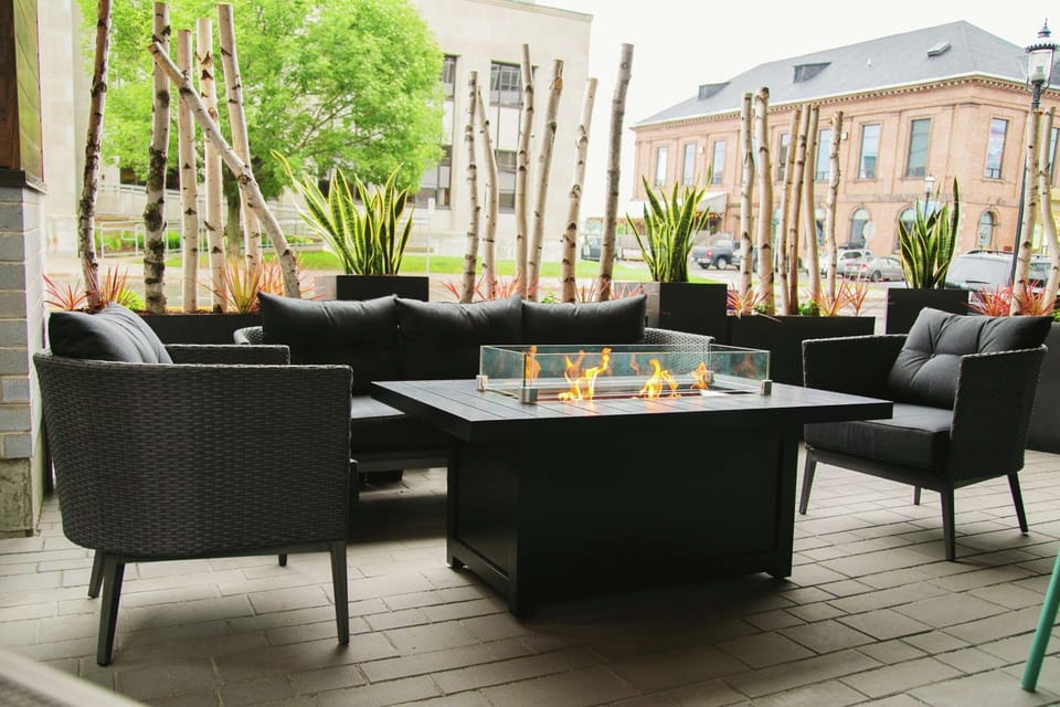 Patio, Restaurant/places to eat, Lounge or bar, Seating area