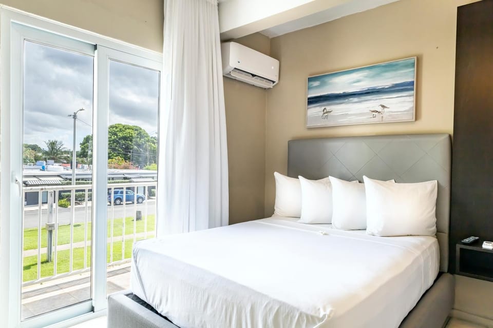 Bed, air conditioner