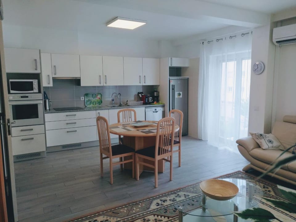 Living room, kitchen
