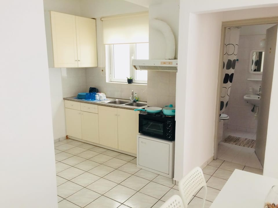 Property building, Bathroom, Kitchen or kitchenette