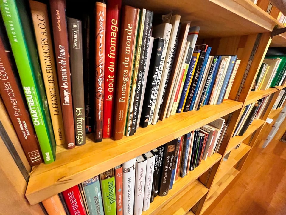 Library, Photo of the whole room