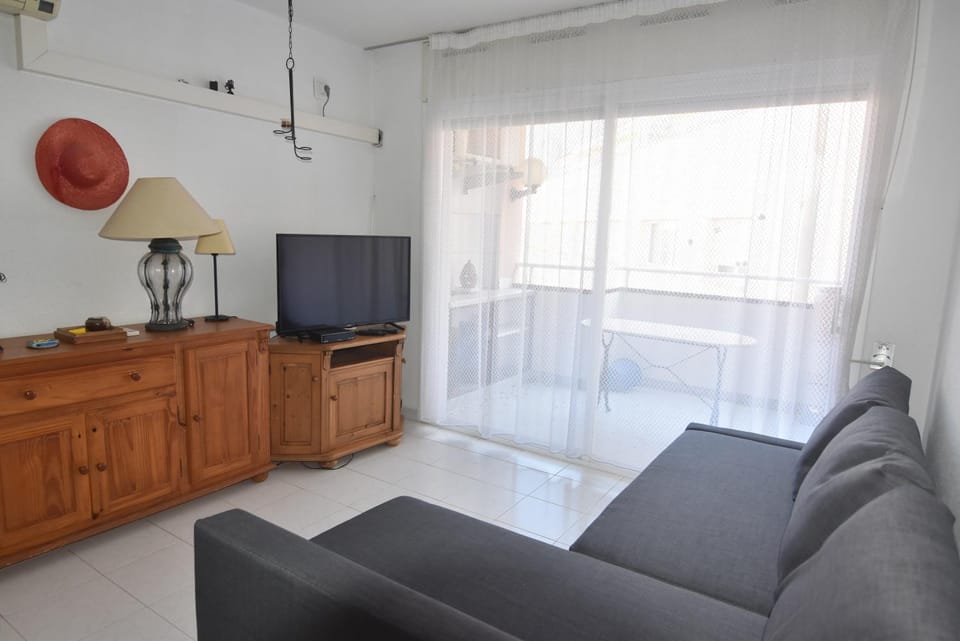Communal lounge/ TV room, TV and multimedia