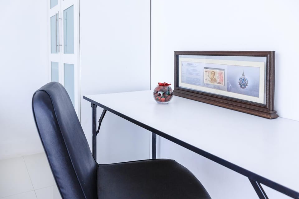 Seating area, Bedroom