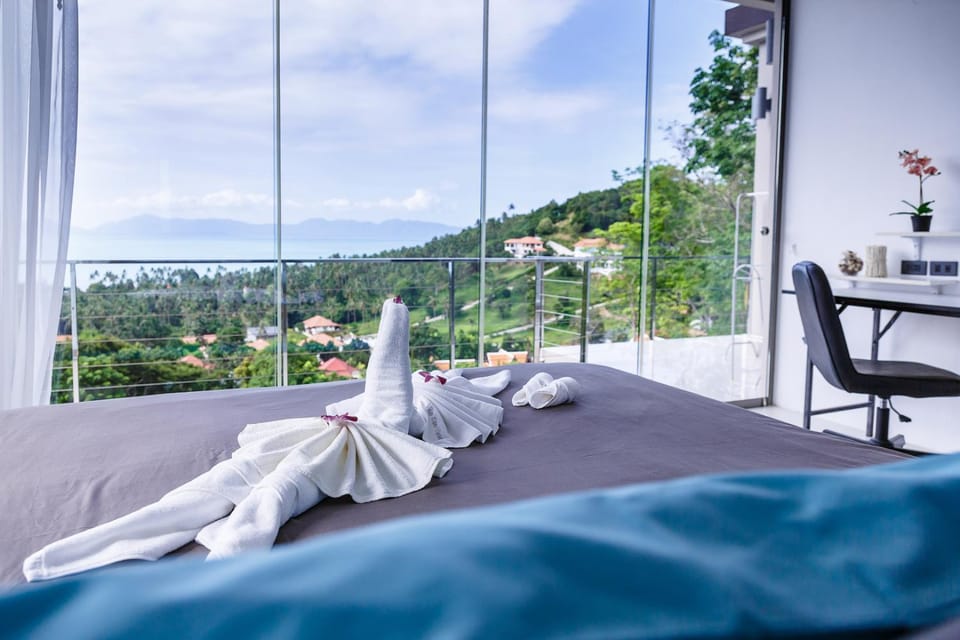 Bed, Bedroom, Sea view