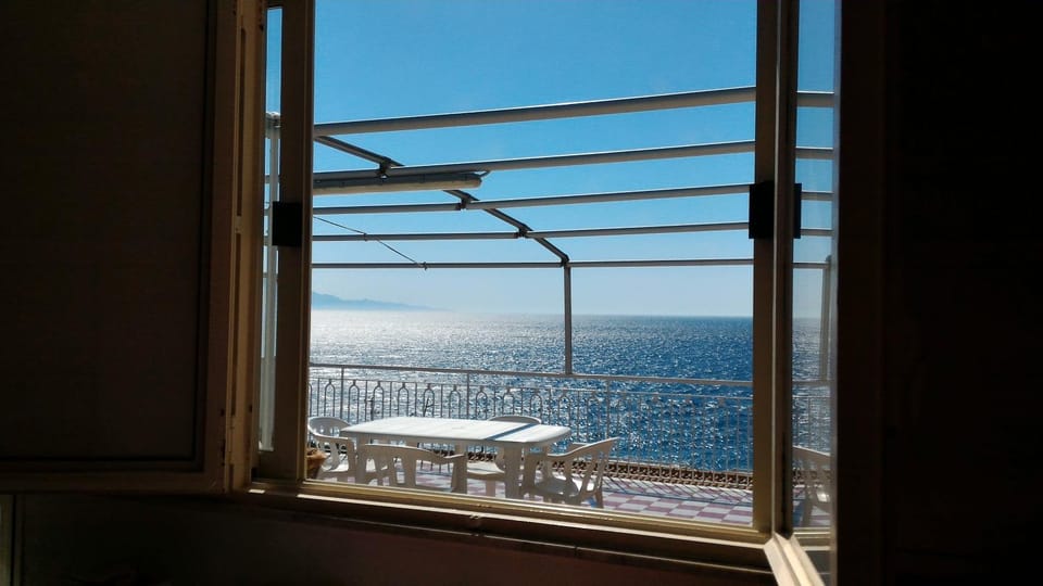 Living room, Seating area, Sea view, kitchen