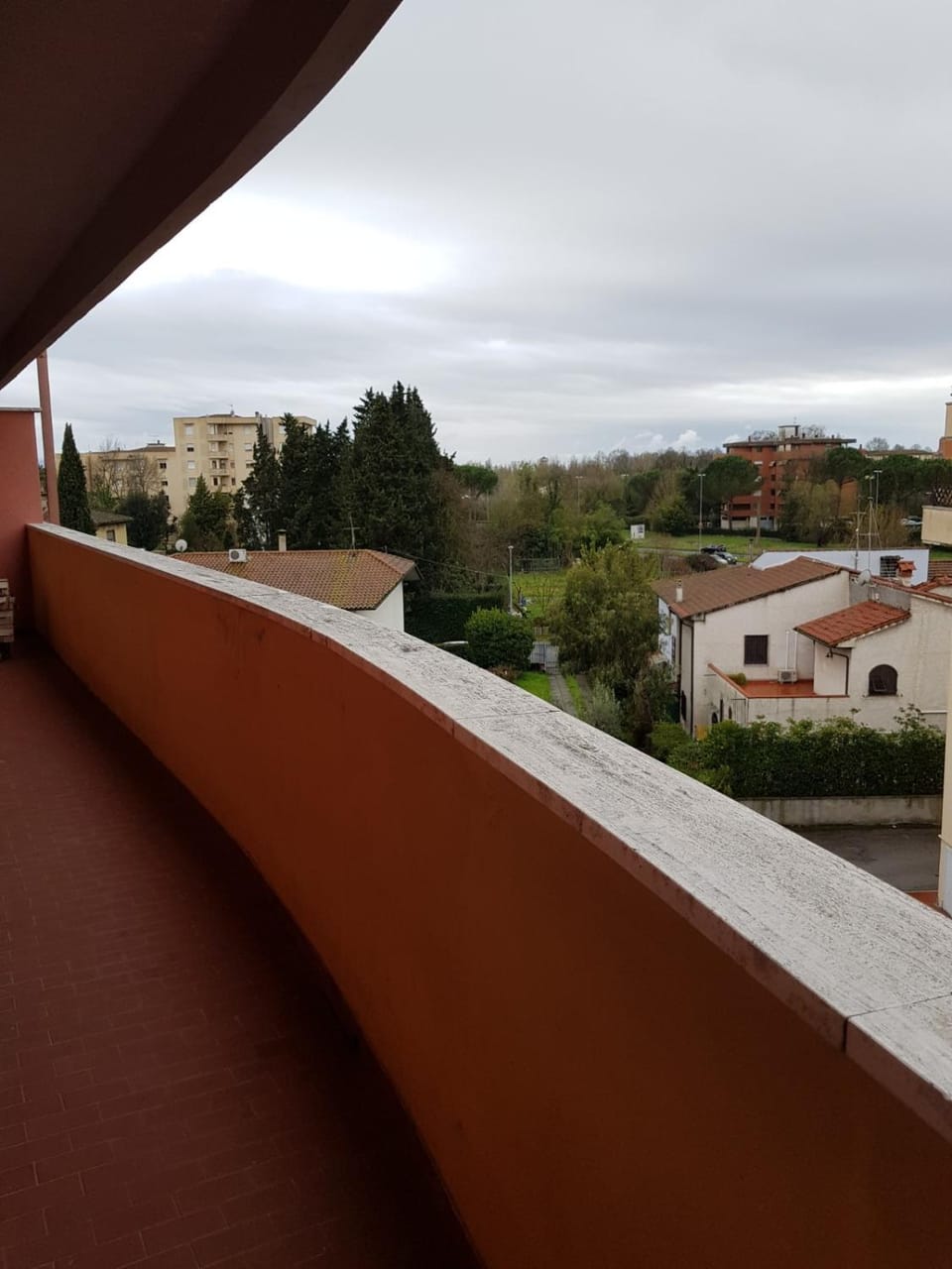 Property building, Restaurant/places to eat, Neighbourhood, Natural landscape, Balcony/Terrace, Other, City view, Garden view, Mountain view, Street view, Area and facilities, Supermarket/grocery shop, Shopping Area