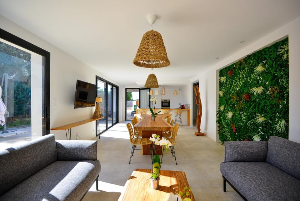 Communal lounge/ TV room, Living room