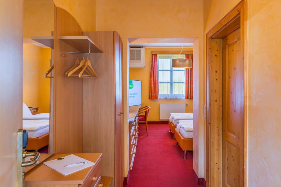 Oldtimer Motorhotel Guntramsdorf Hotel in Austria